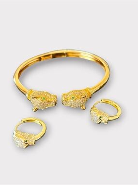 Crystal Panther Head Bangle and Earrings Set Gold Tone with Emerald Eyes